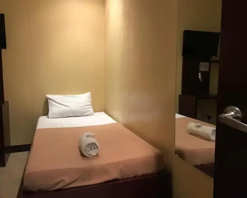 OYO 762 Laurien Hotel