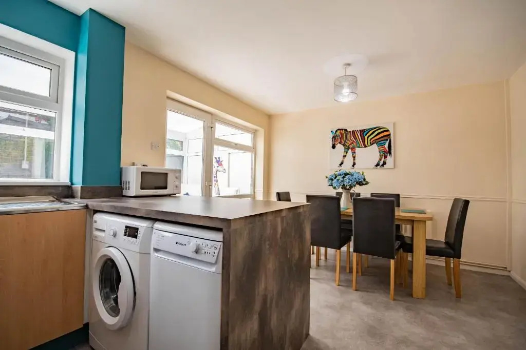 3-bedroom house with garden, conservatory, in centre of Worcester