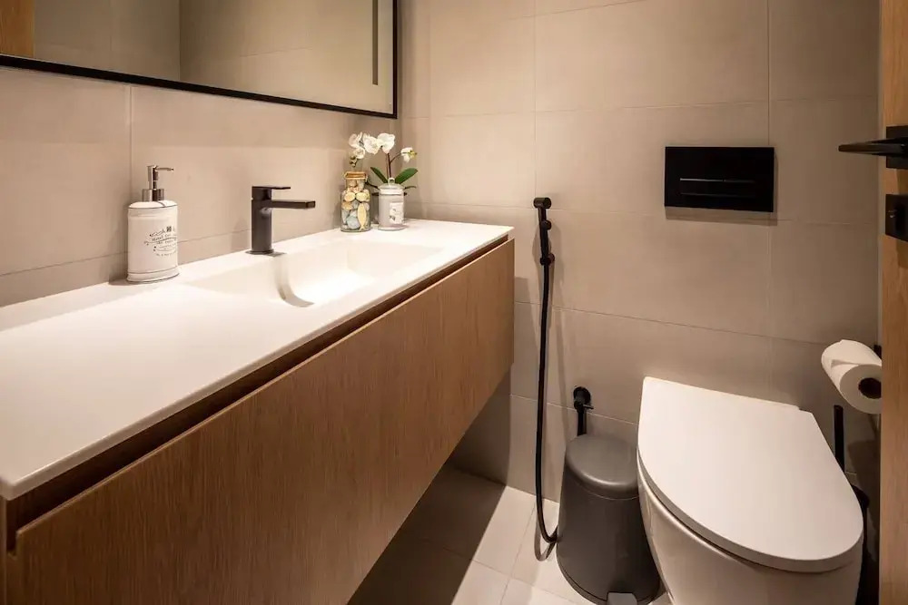 Modern + Minimalist 1BR in Burj Khalifa Boulevard!