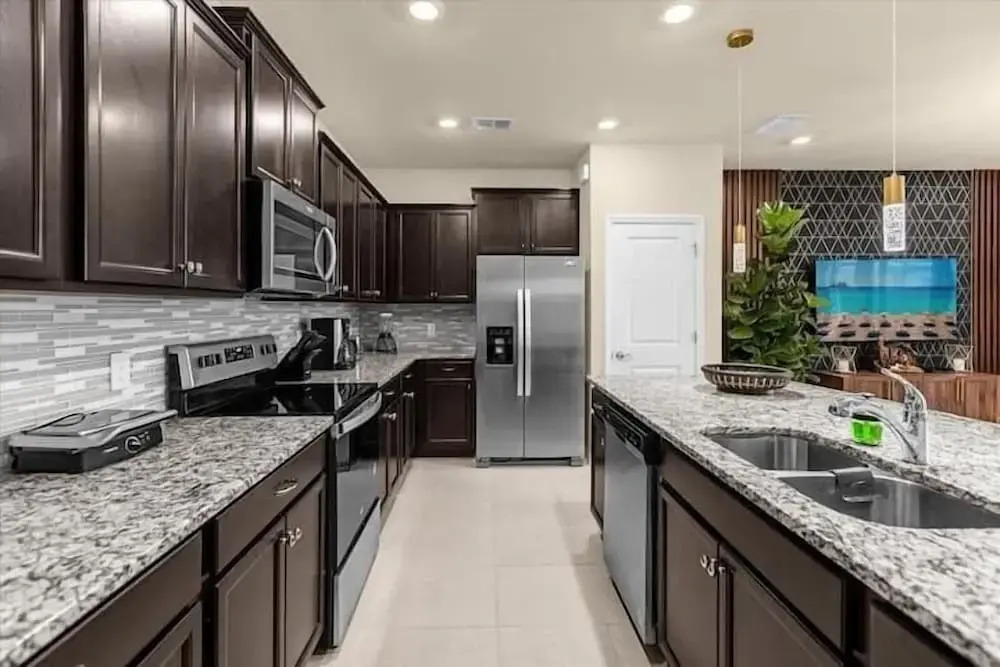 Brand New! Windsor Island 5BR Cozy Home Wpool/spa