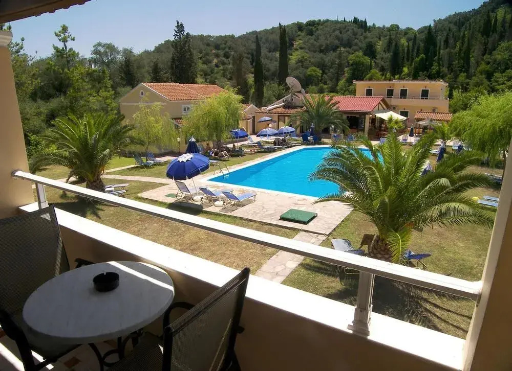 Helena Apartments & Villas