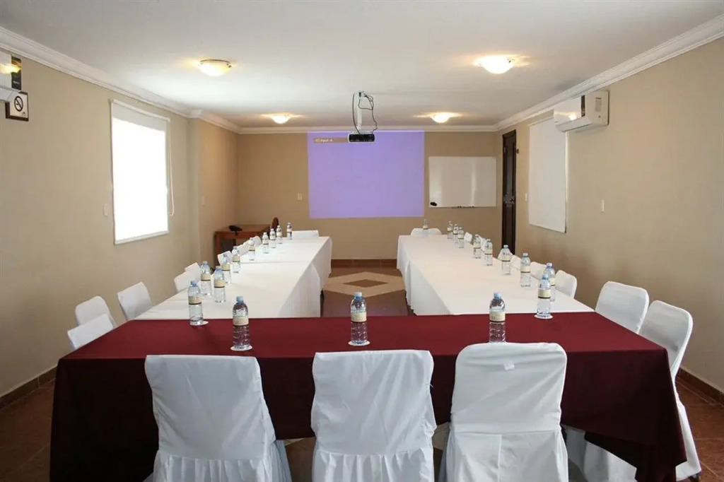 Del Marques Hotel and Suites