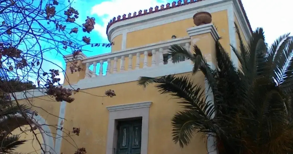 Giannis Apartments