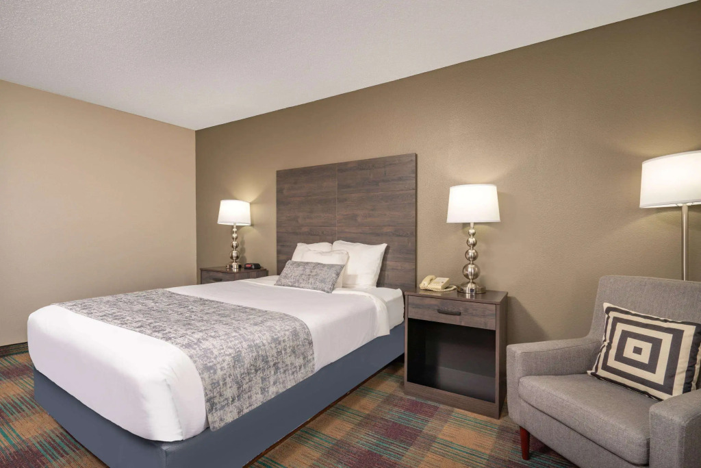 Baymont Inn Baldwin