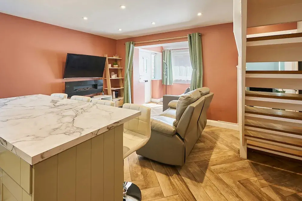Host Stay Knights Manor Way