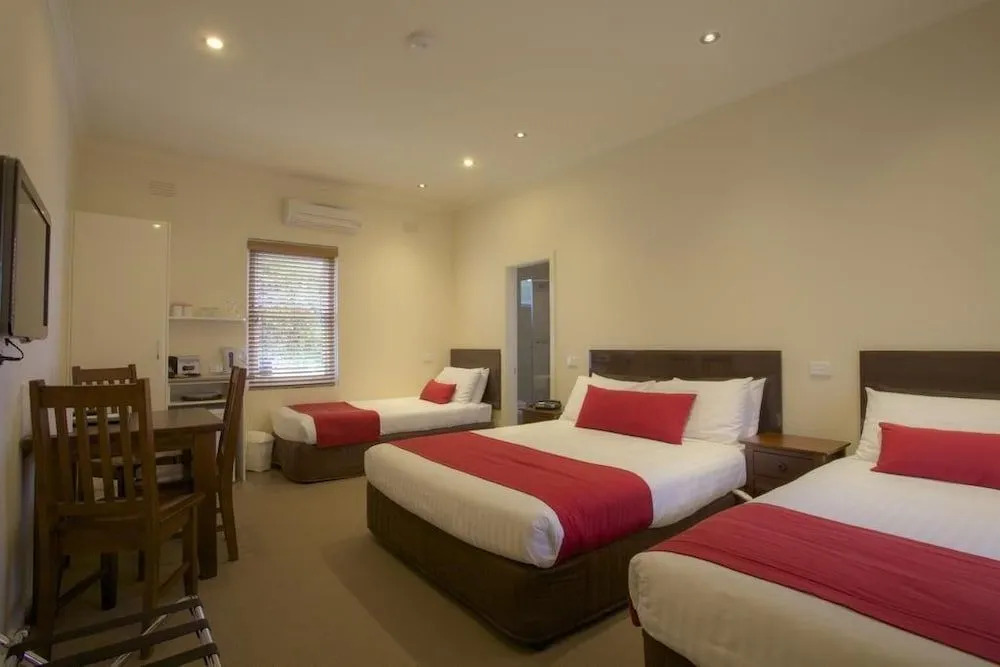 Amaroo Motel