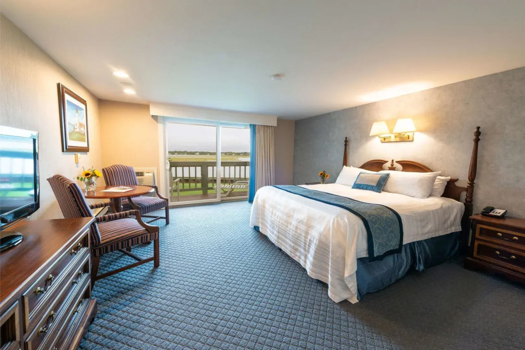 Red Jacket Beach Resort
