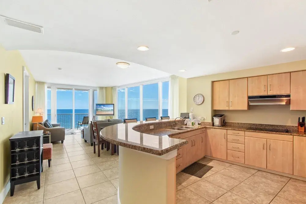Island Tower 903