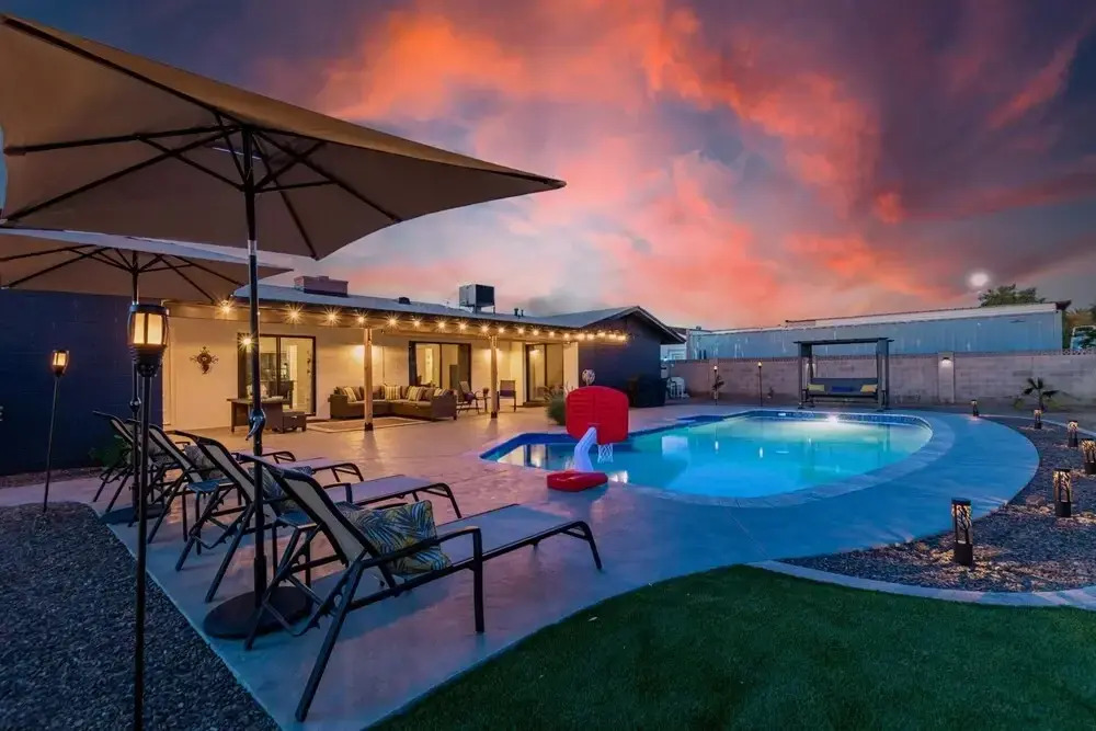 Glencove Mesa 4 Bedroom Home by RedAwning