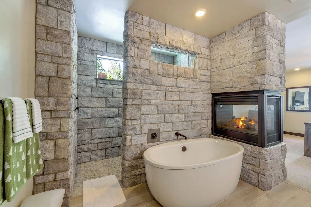 Luxe Soda Springs Retreat: Modern & Spacious!