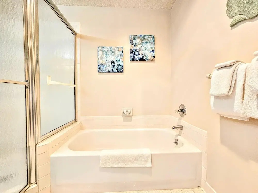Rising Sun Stunning Oceanfront Ocean View Villa! 3 Beautiful Resort Pools! Beach Front