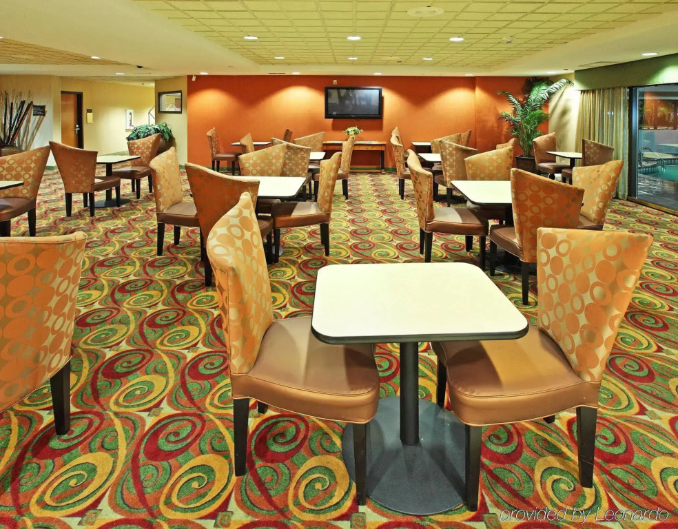 Country Inn & Suites by Radisson, Tyler University Area