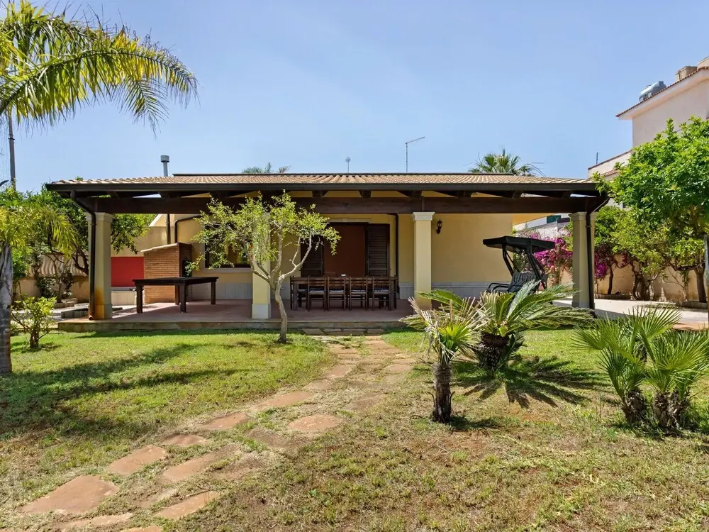 Inviting Holiday Home in Ragusa With Patio and Garden