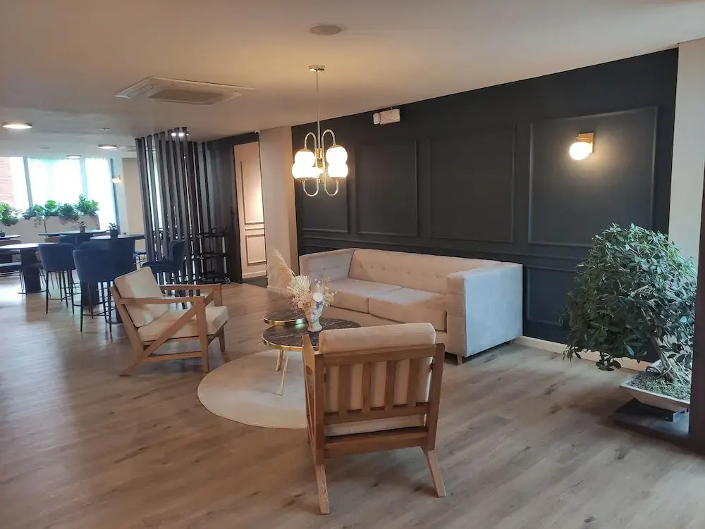 1616 Hotel