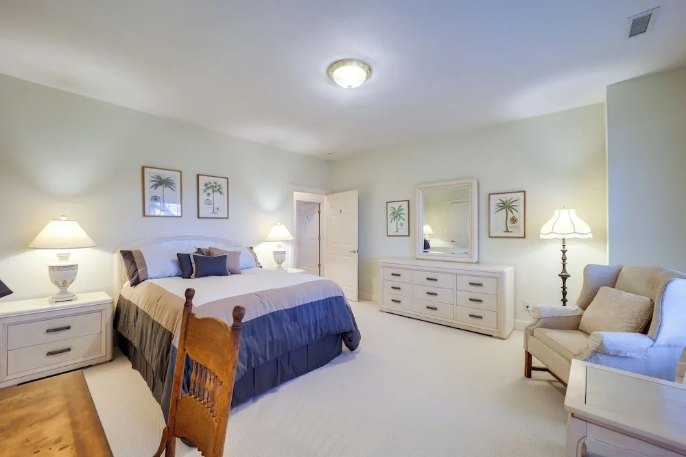 Immaculate Boone Villa w/ Entertainment Lounge