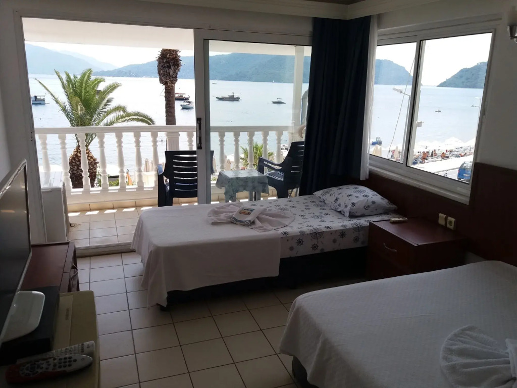 Uysal Motel Beach