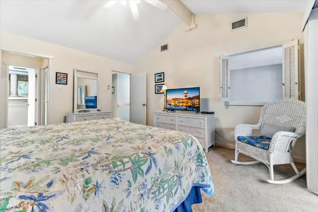 Stoney Creek 246, 2 Bedrooms, Pool Access, WiFi, Sleeps 6
