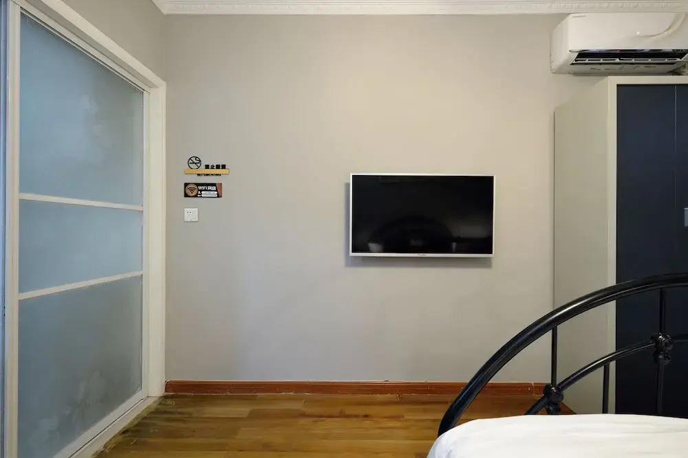 Newly Renovated 1BDR Apt Old Shanghai