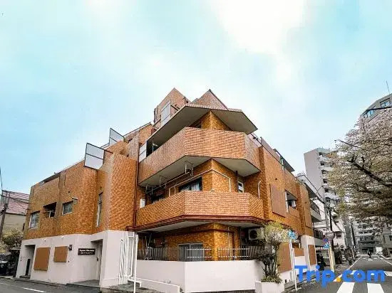 Sakura no Kawa | 5-Minute Walk to Sugamo Station | Easy Access to Ikebukuro, Ueno & Shinjuku