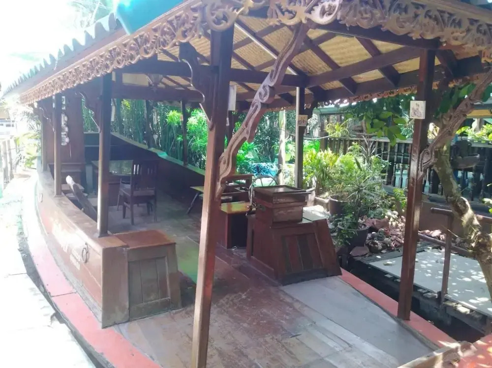 RuenNamyen Resort