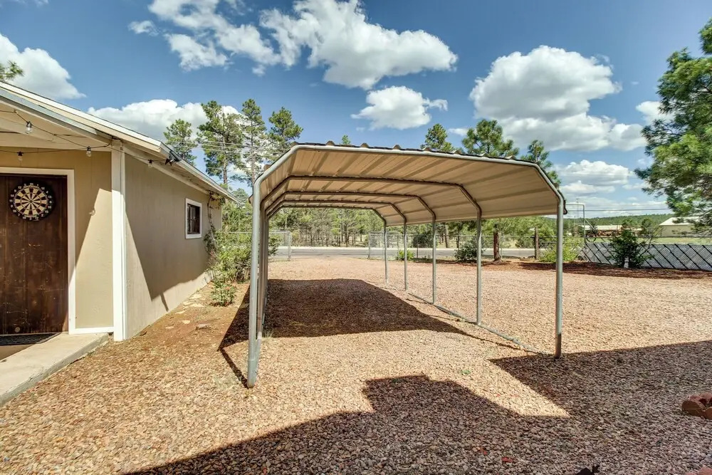 Furnished Porch + Gas Grill: Lakeside Cottage Stay