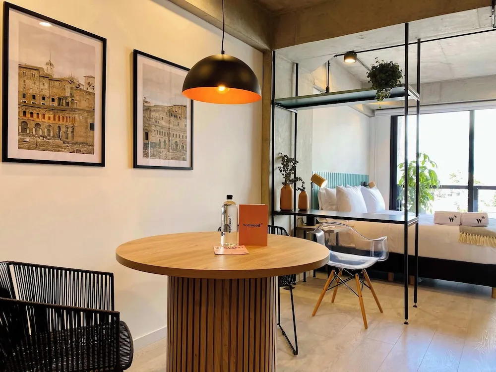 w Marvelous Loft in Polo