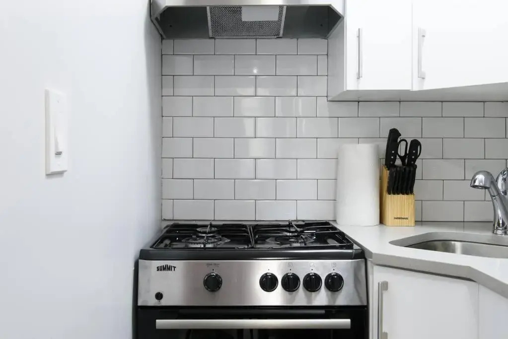 350-2a Prime Gramercy Newly Renovated 1BR Sleeps 4