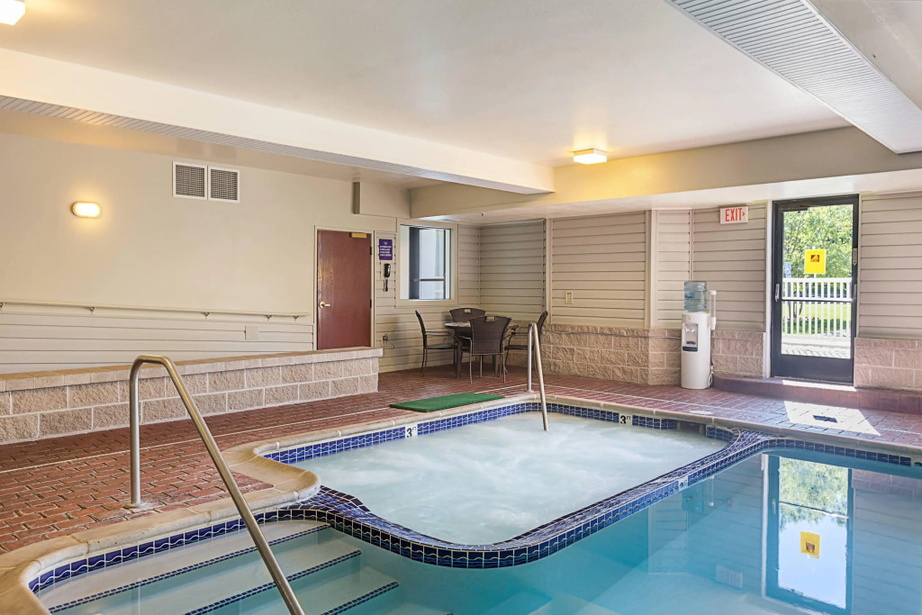 Sleep Inn & Suites Bay View Acme - Traverse City