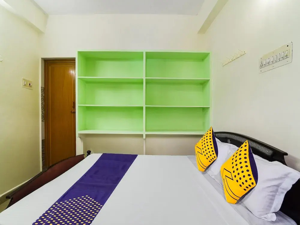 Madarasu Smart Homes by OYO Rooms