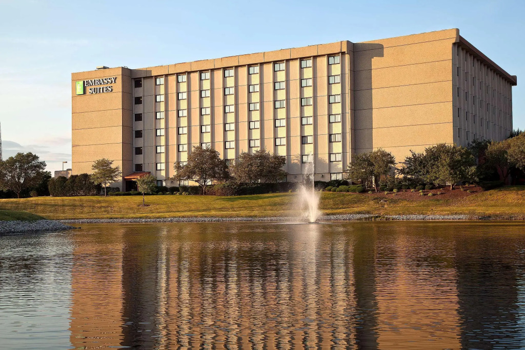 Embassy Suites by Hilton Chicago Schaumburg Woodfield