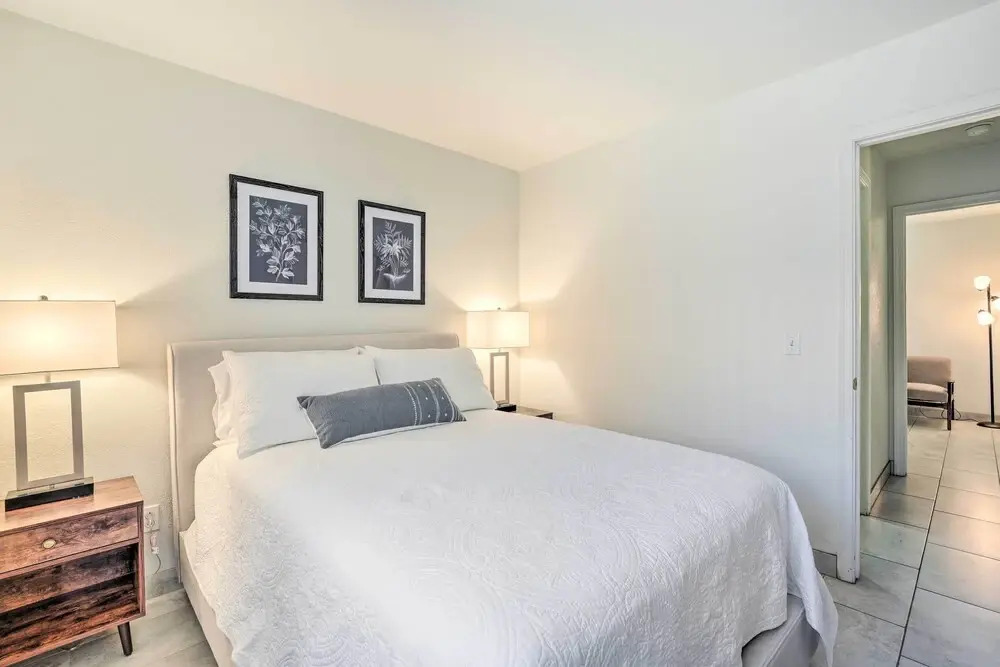 2 Mi to State Farm Stadium! Family-friendly Home