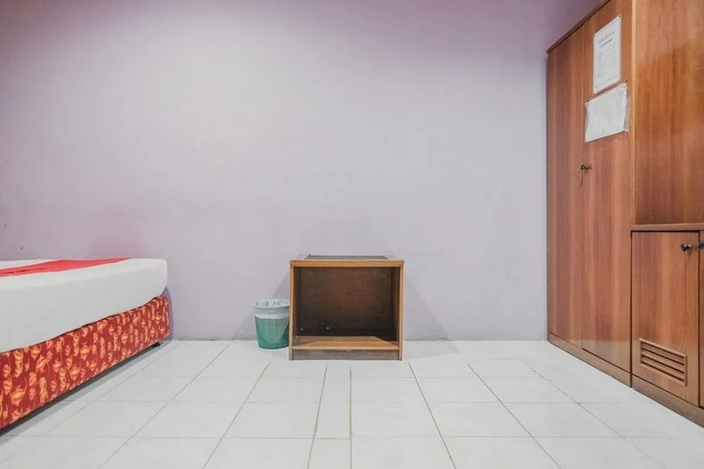 Reddoorz near Nagoya Hill Mall Batam 5