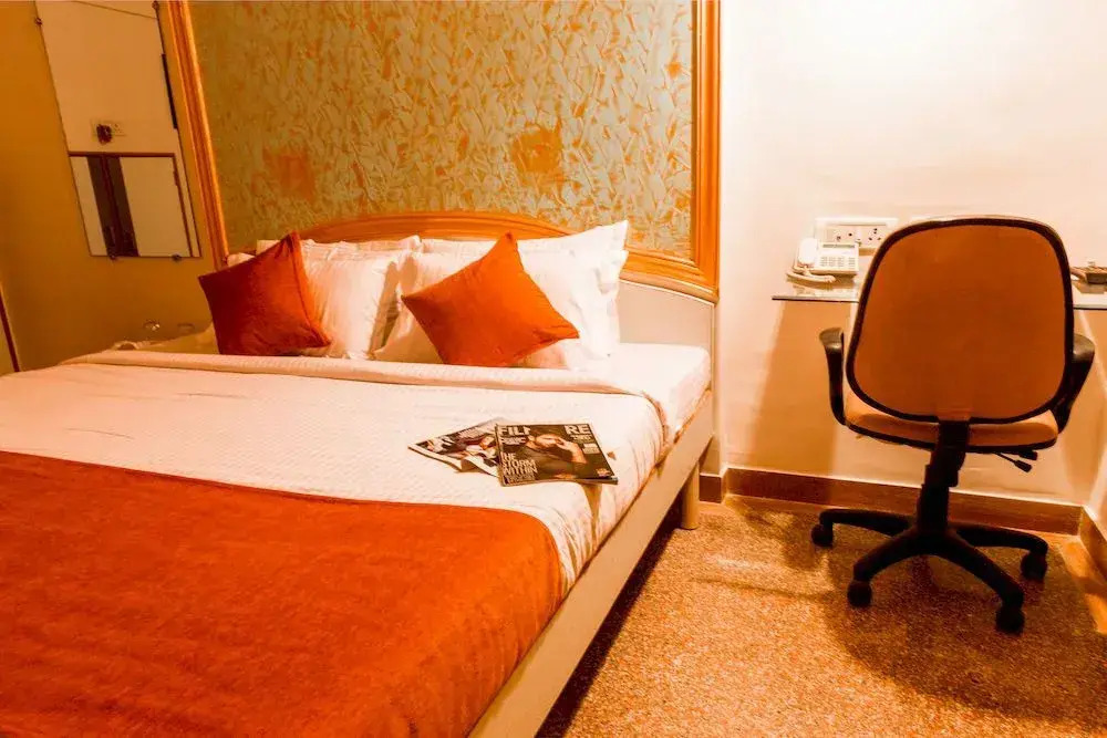 Hotel Lake View Residency