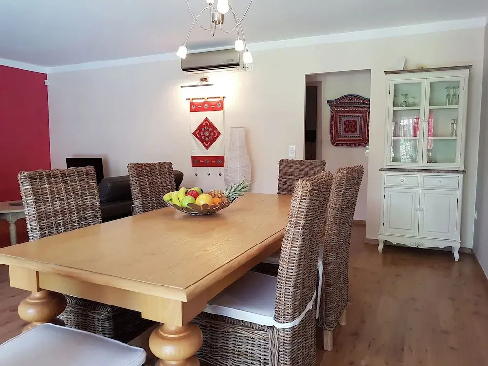 Villa Alba Sunlit Comfort in Lirac