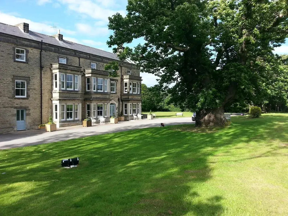 Burythorpe House