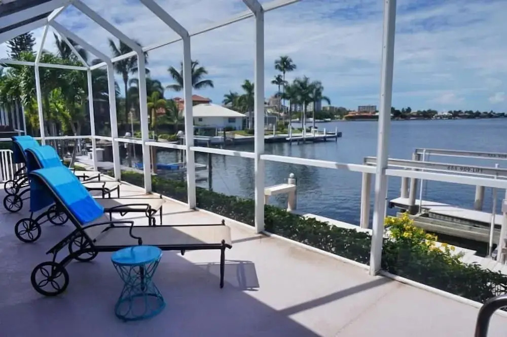 TO1120 4 Bedroom Holiday Home by Marco Naples Vacation Homes