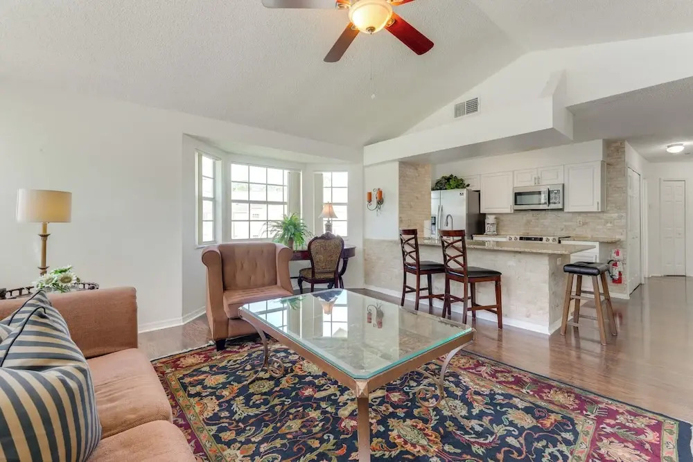 8 Mi to Disney: Resort-style Condo w/ Pool Access