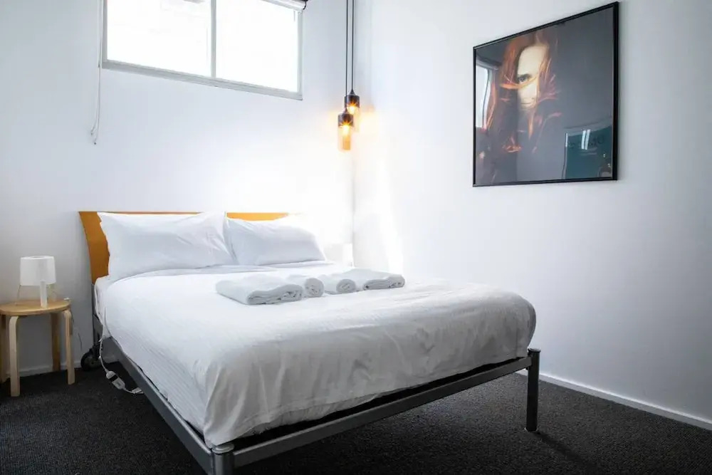 Stylish Warehouse Convert 2 Bedroom Apartment