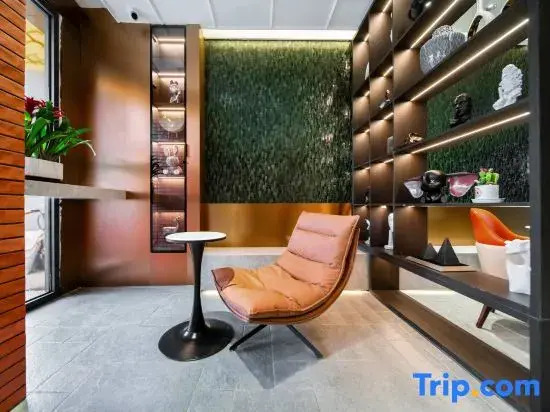 Home Inn Seasons Hotel (Luntai County Tuanjie Plaza Branch)