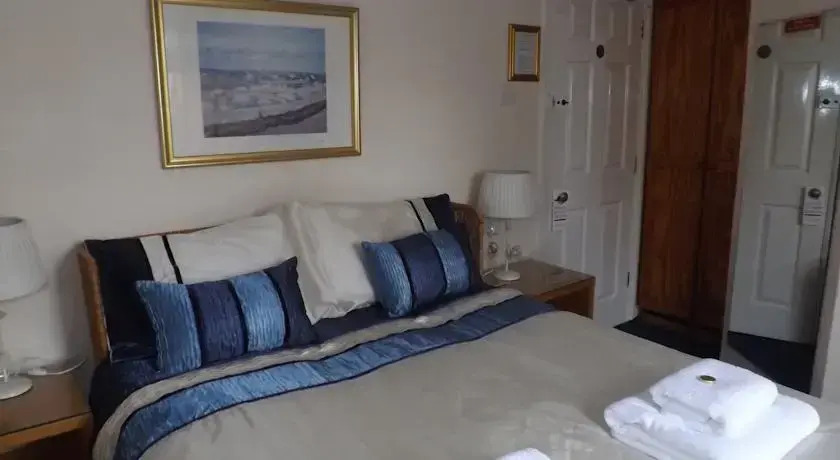 Castle Laurels Guest House