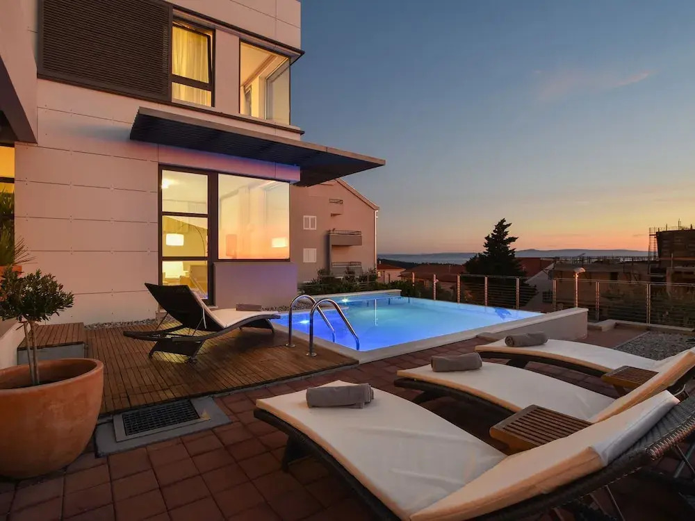 Swanky Villa in Makarska With Sauna, Jacuzzi & Mountain Views