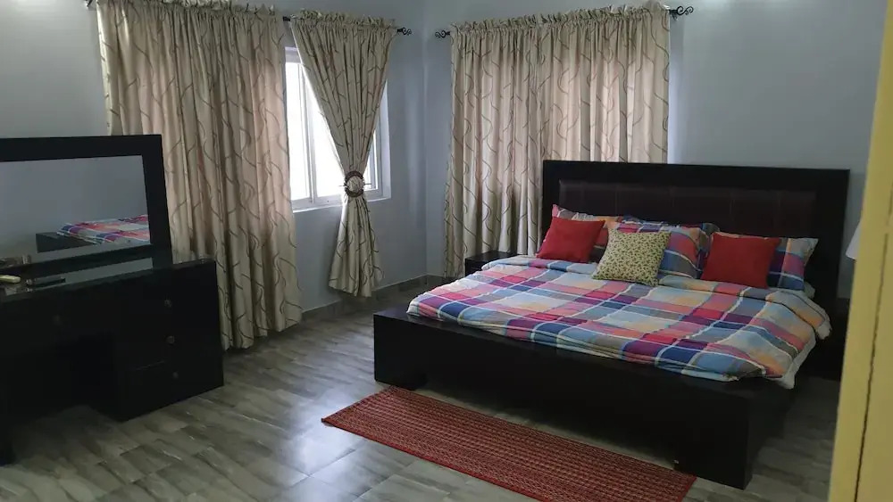 Sim court 1 safe court apartment
