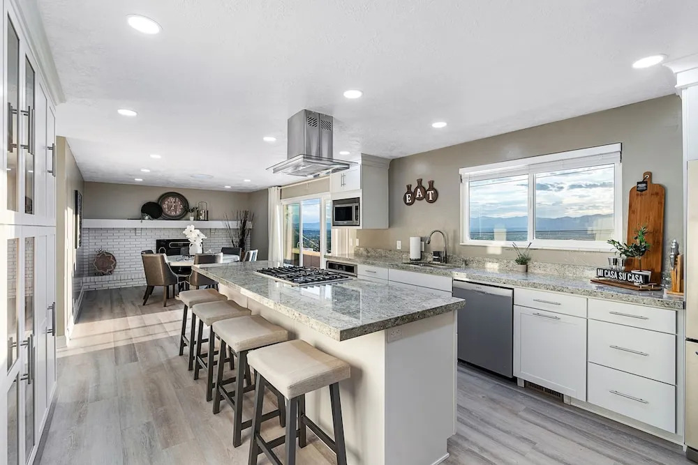 Millcreek Villa- Scenic Fun & Games Getaway! home