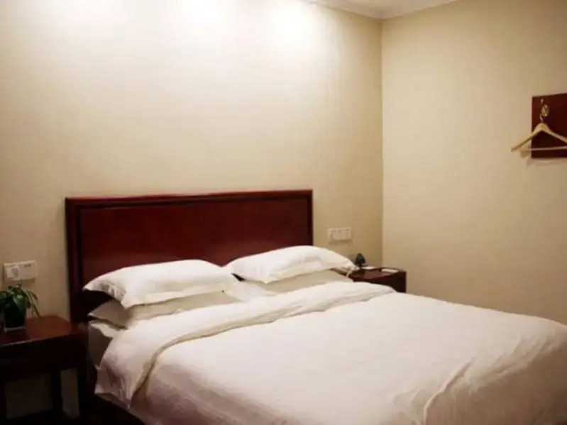 GreenTree Inn Taiyuan Wanbailin District South Inner Ring Qiaoxi Express Hotel