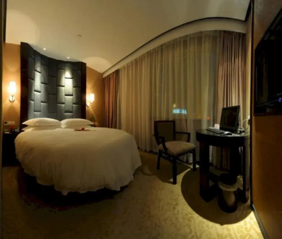 Byland World Hotel