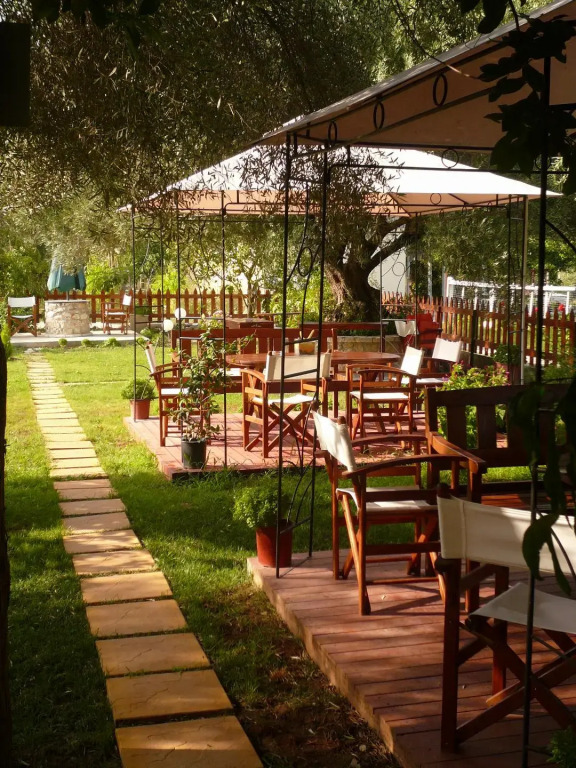 Hotel Avra