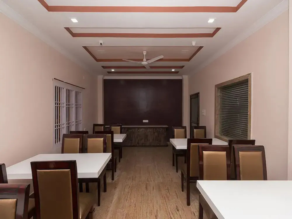 Hotel Aashiyana