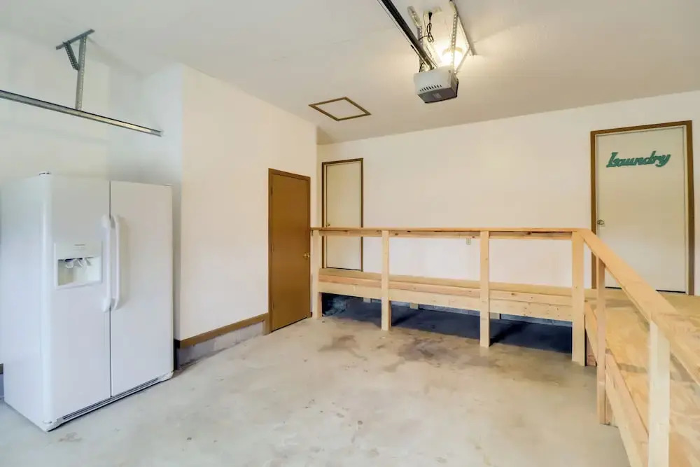 Henderson Home w/ Patio: 1 Mi to Norfork Lake