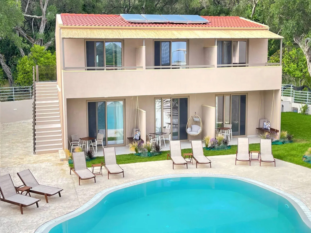 Scarabeo Suites & Villas Parga