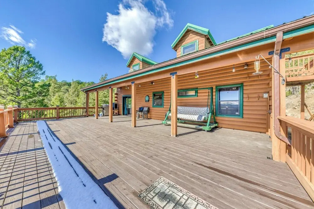 16 Mi to Ski Apache: Ruidoso Cabin Rental